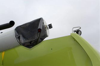 camera-recul-agricole-sur-moissonneuse-claas